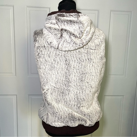 Patagonia Conejo Fuzzy Hooded Vest, Sz  Medium - Picture 4 of 8